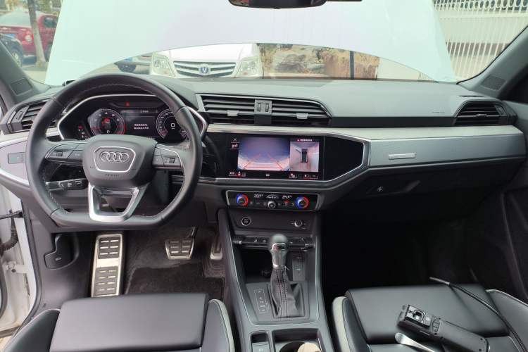 Used Audi Q3 2024 35 TFSI Fashion Dynamic Edition
