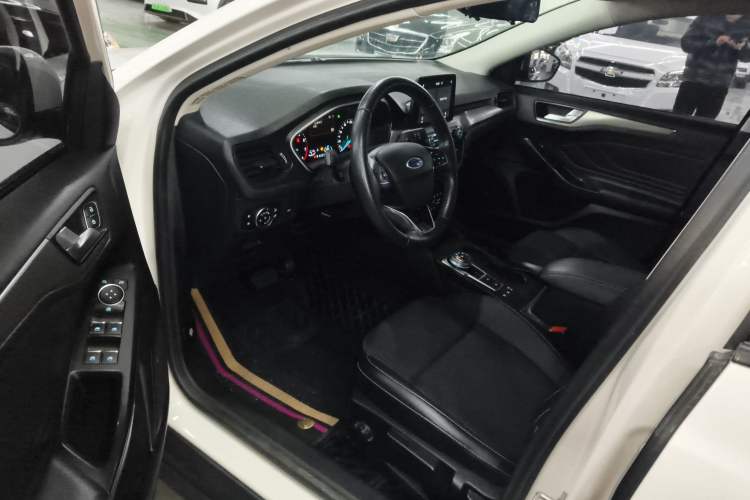 Used Ford Focus 2019 Sedan EcoBoost 180 Automatic Trend Edition