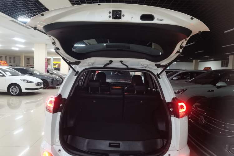 Used Toyota RAV4 2019 2.0L CVT Two-Wheel Drive Pioneer Edition China V Standard Trunk