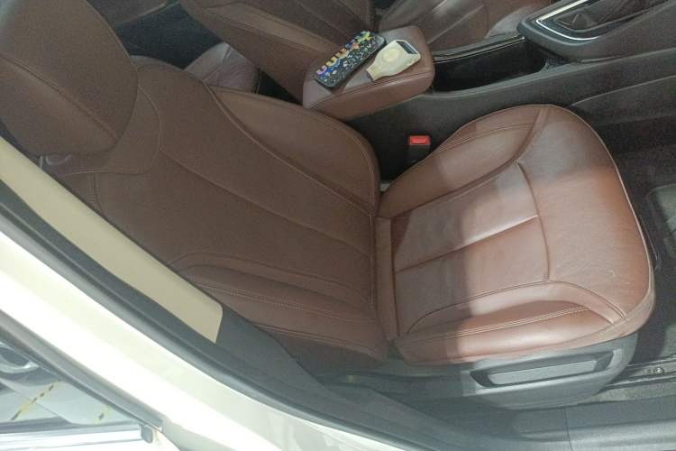 Used Buick GL6 2018 18T 6-Seater Luxury Model
