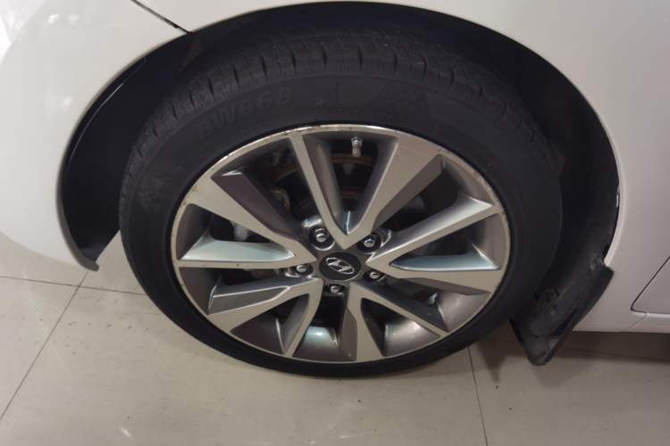 Used Hyundai Elantra (5th Generation / Langdong) 2015 1.6L Automatic Leading Model