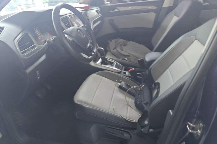 Used Volkswagen T-ROC 2018 230TSI DSG Two-Wheel Drive Advanced Version China V Standard
