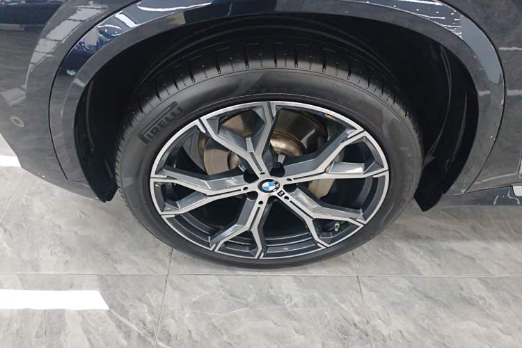Used BMW X5 2023 xDrive 30Li Luxury M Sport Package Left Front Wheel Hub