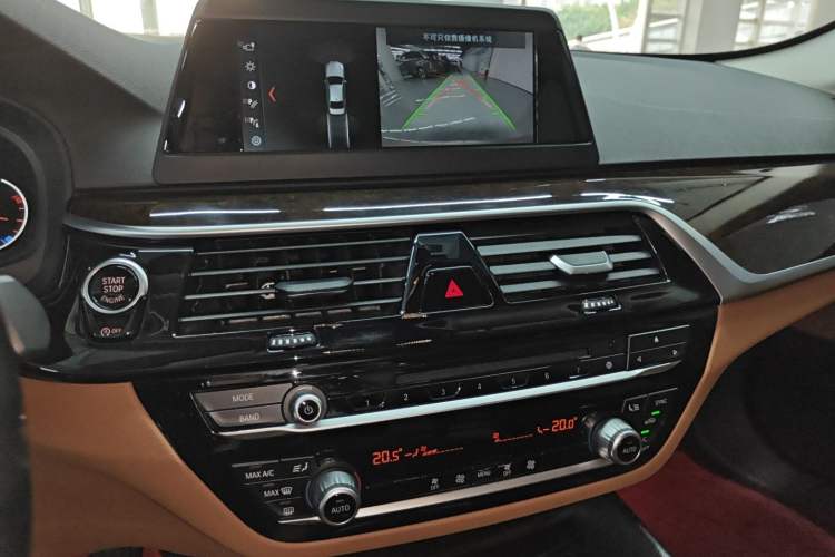 Used BMW 5 Series 2018 528Li Launch Special Edition Audio And AC Panel