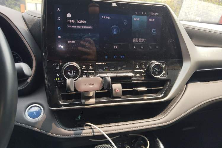 Used Toyota Highlander 2022 Dual-Engine 2.5L Four-Wheel Drive Supreme Edition 7-Seater Audio And AC Panel