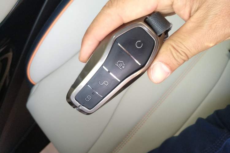 Used BYD Song PLUS New Energy 2023 Champion Edition DM-i 110KM Flagship Model Vehicle Key