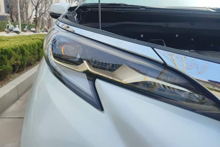 Used Toyota Granvia 2024 2.5L Hybrid Comfort Edition