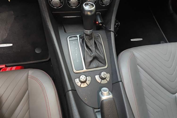 Used Mercedes-Benz SLK-Class 2010 SLK 200K Grand Edition
