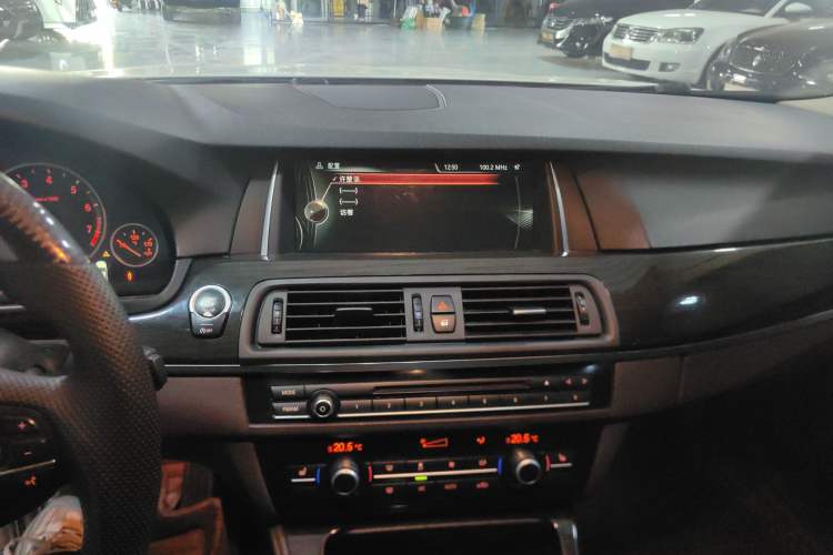 Used BMW 5 Series 2014 525Li Luxury Design Package