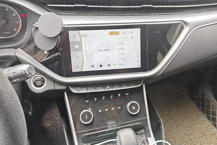 Used Chery Arrizo GX 2019 Pro 1.5T CVT Model Color Version China VI Standard Audio And AC Panel