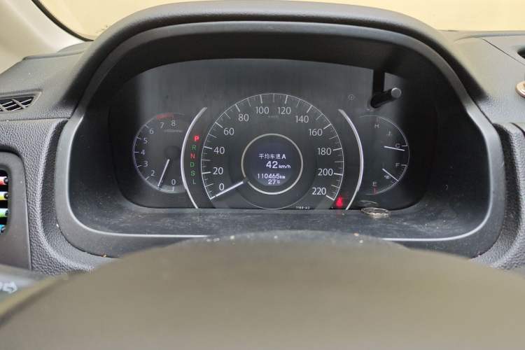 Used Honda CR-V 2015 2.4L two-wheel drive luxury version Odometer Close Up