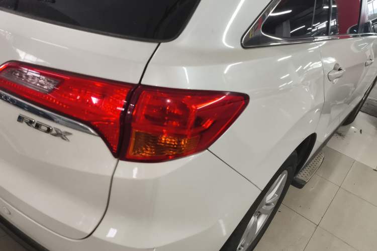 Used Acura RDX 2013 3.0L Two-Wheel Drive Elite Edition Exterior 3