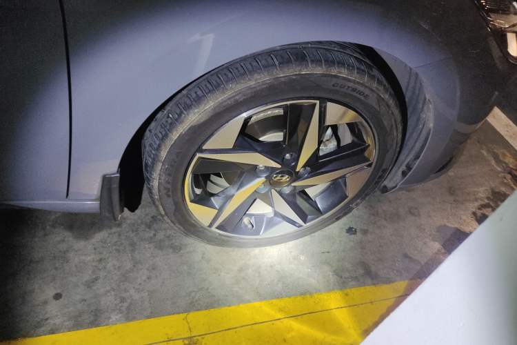 Used Hyundai Elantra 2021 1.5L CVT LUX Prestige Edition
