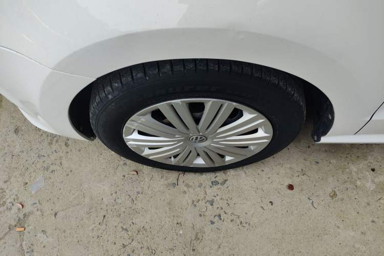 Used Volkswagen Polo 2016 1.6L Automatic Comfort Model Left Front Wheel Hub