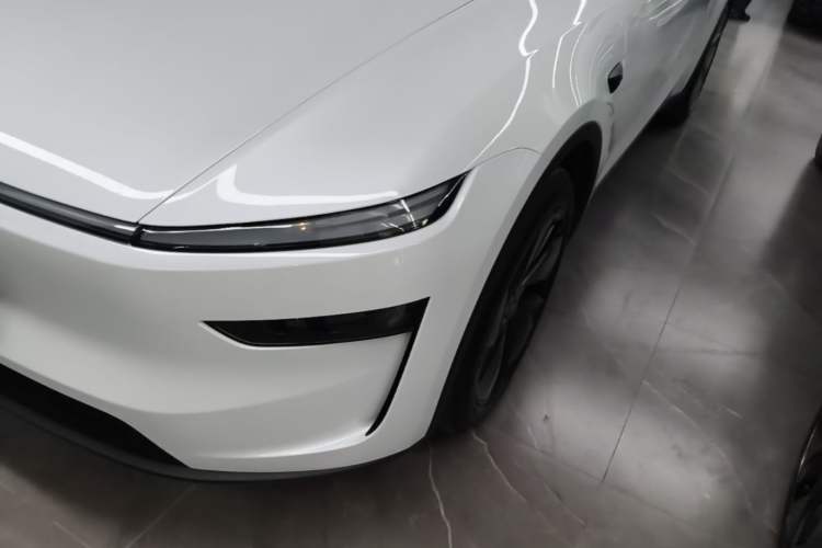 Used Tesla Model Y 2025 Rear-Wheel-Drive Version
