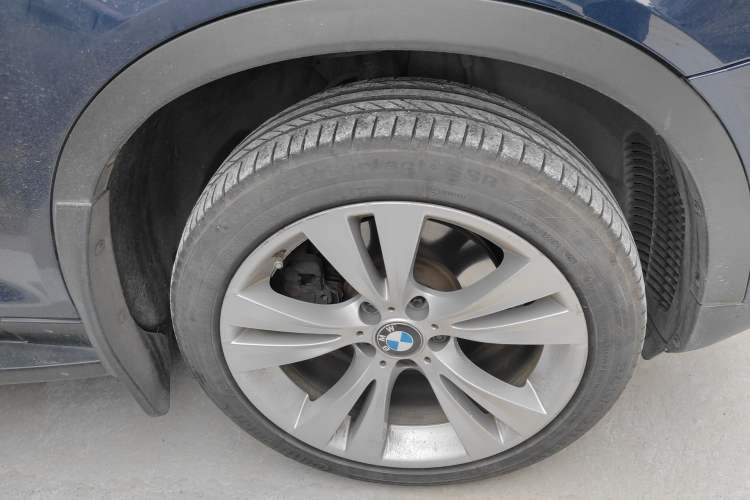 Used BMW X3 2013 xDrive28i Luxury Model Right Front Wheel Hub