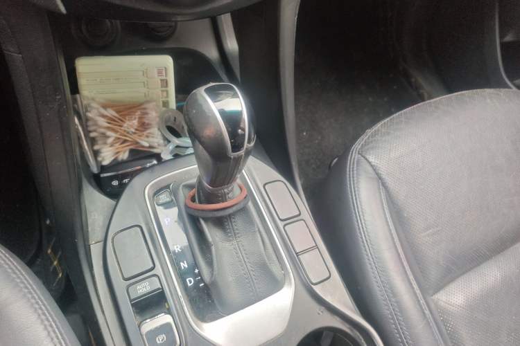 Used Hyundai Santa Fe 2015 2.0T Automatic All-Wheel Drive Smart Version 5 Seats Gear Lever