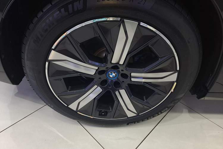 Used BMW iX 2023 Updated xDrive40
