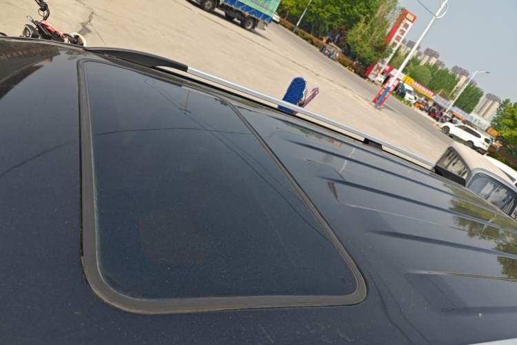 Used CHANGAN OSHAN CX70 2016 1.6L Manual Elite Model Roof