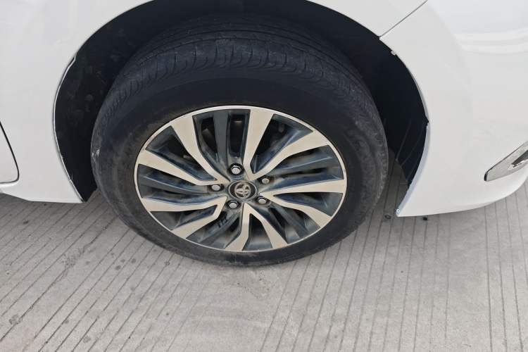 Used Toyota Corolla 2017 Revised Dual-Engine 1.8L E-CVT Elite Edition Right Front Wheel Hub