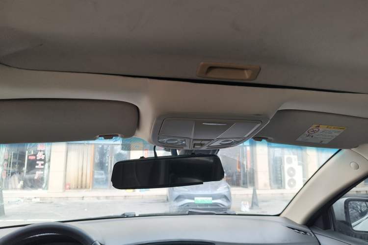 Used Geely Auto Emgrand 2017 Sedan Million Edition 1.5L Manual Upward Connect Version