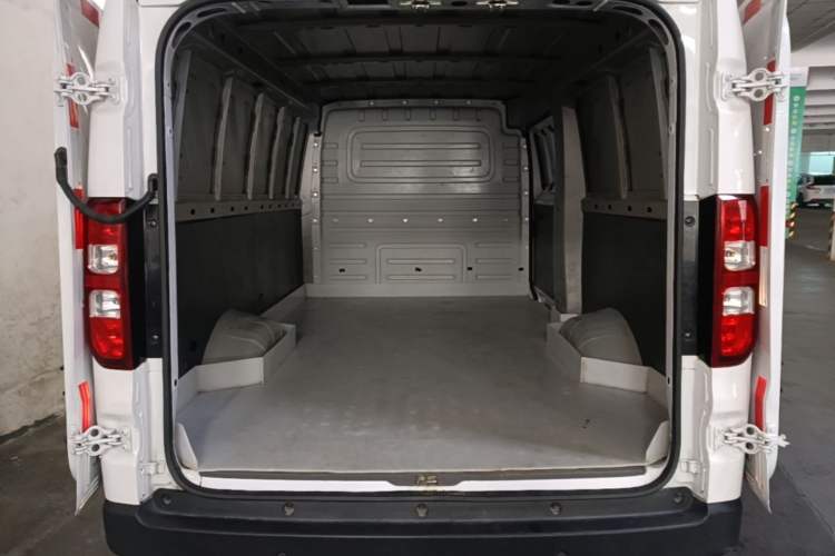 Used Wuling Yangguang 2024 300km Range Practical Window-Sealed Version 60kW

