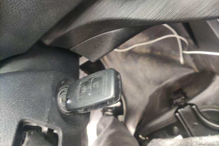 Used Chana Ruixing M60 2023 1.6L CNG Comfort-Grade 6-Seater Passenger Vehicle
