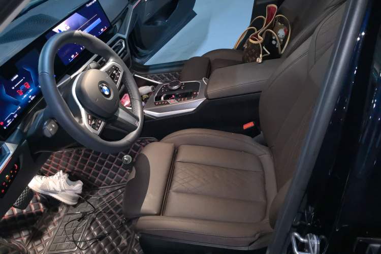 Used BMW 3 Series 2024 325Li M Sport Package Left Front Seat