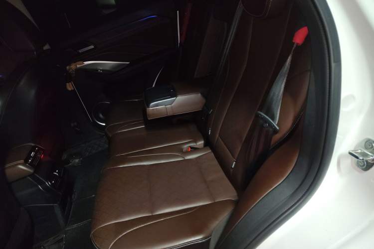 Used Wey VV6 2021 2.0T Two-Wheel Drive Smart Plus