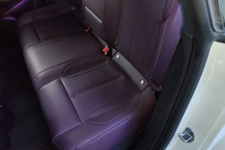 Used Nio ET5 2024 75 kWh Left Rear Seat