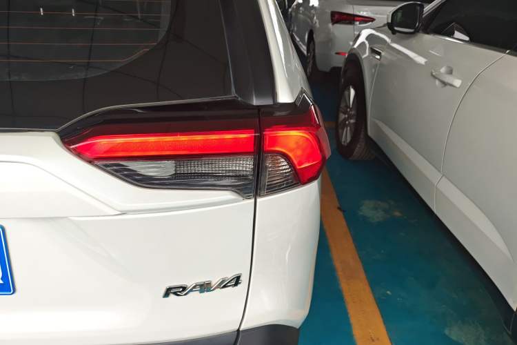 Used Toyota RAV4 2022 2.0L CVT Two-Wheel Drive Urban Edition