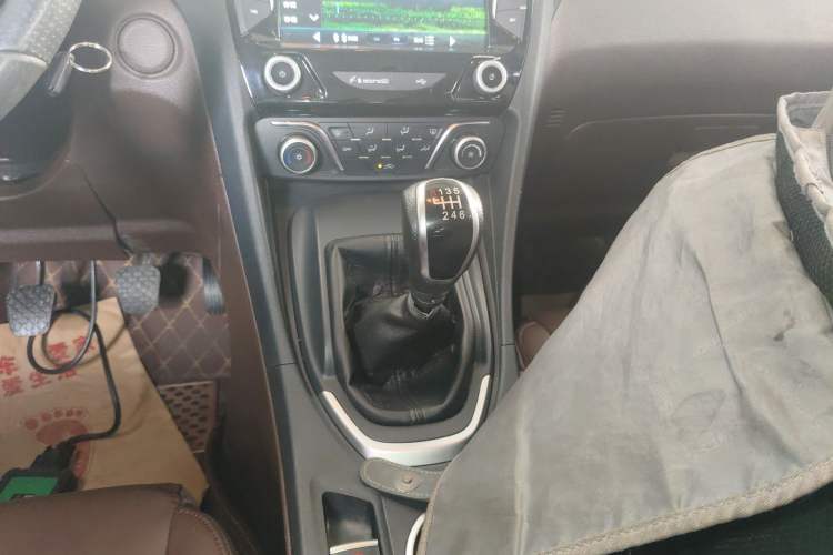 Used Haima V70 2016 2.0L Manual - Comfort Edition 6 Seats
