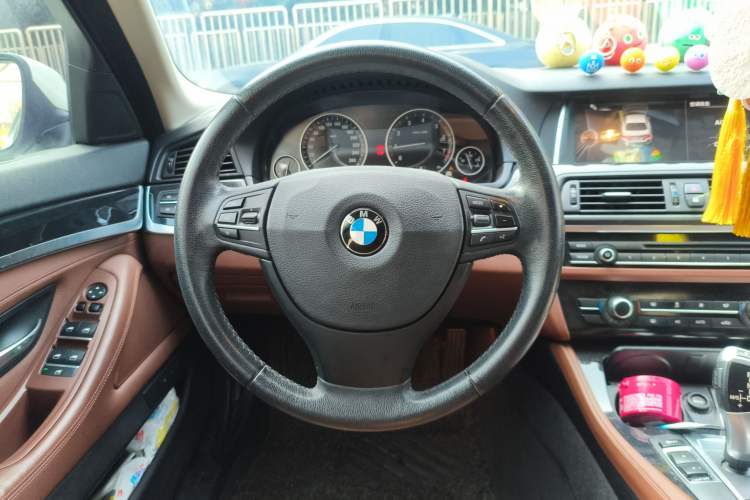 Used BMW 5 Series 2014 520Li Elegant Model
