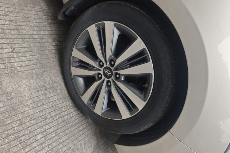 Used Hyundai Mistra 2014 1.8L Automatic Deluxe DLX Model