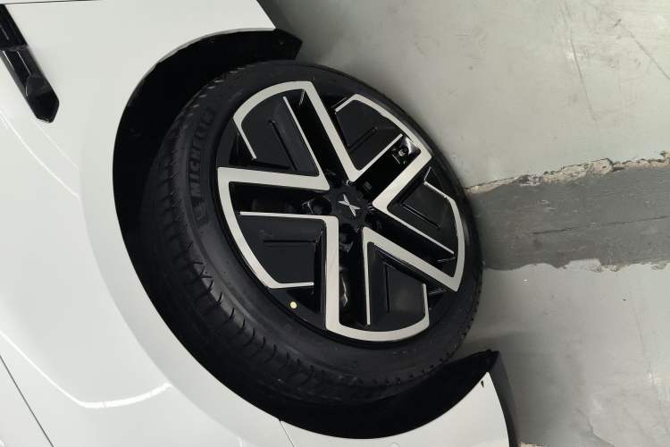 Used XPeng MONA M03 2025 600 with Ultra-Long Range Max Left Front Wheel Hub