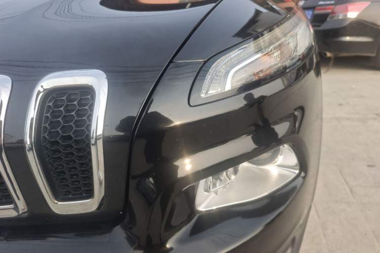 Used Jeep Cherokee 2017 2.0L Superior Edition