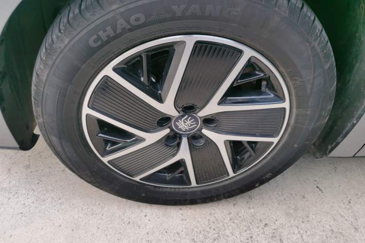 Used BYD Qin L 2024 DM-i 120KM Leading Model Left Front Wheel Hub