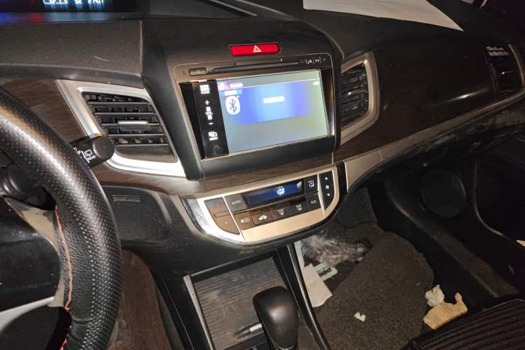 Used Honda Jade 2013 1.8L automatic Comfort version 5 seats
