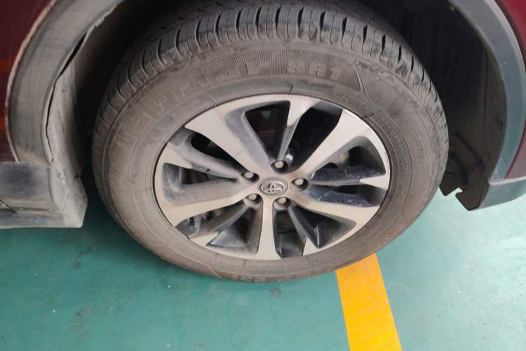 Used Toyota RAV4 2016 2.0L CVT Two-Wheel Drive Fashion Edition China V Standard