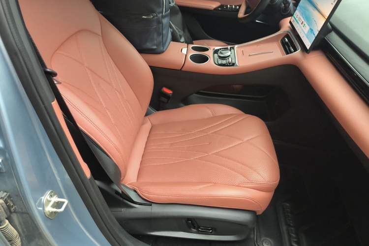 Used Geely Galaxy L6 2025 EM-i 140km Starship Edition
