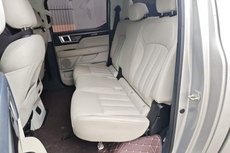 Used Foton Mars 2023 Mars 7 2.0T Diesel Automatic 2WD Long-Wheelbase Elite Model Left Rear Seat