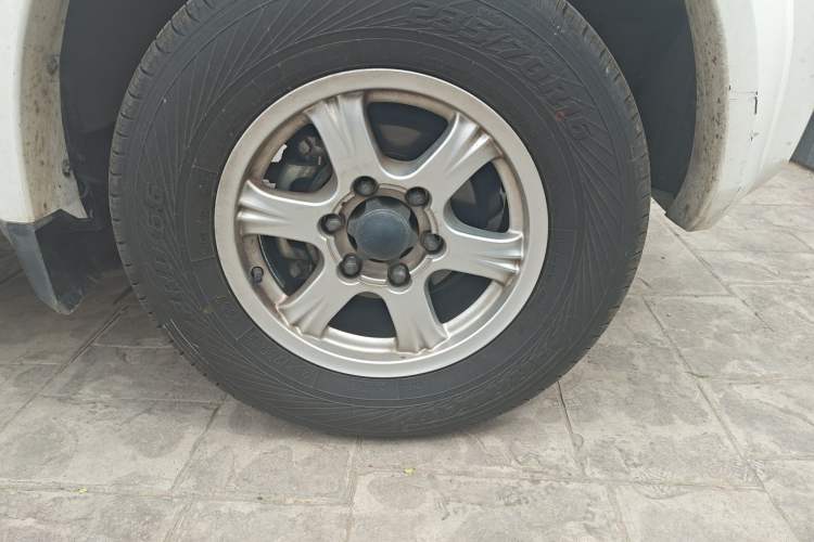 Used Great Wall Wingle 5 2020 2.4L Gasoline Two-Wheel Drive Value Edition Big Double Cab China VI Standard 4K22D4M Right Front Wheel Hub