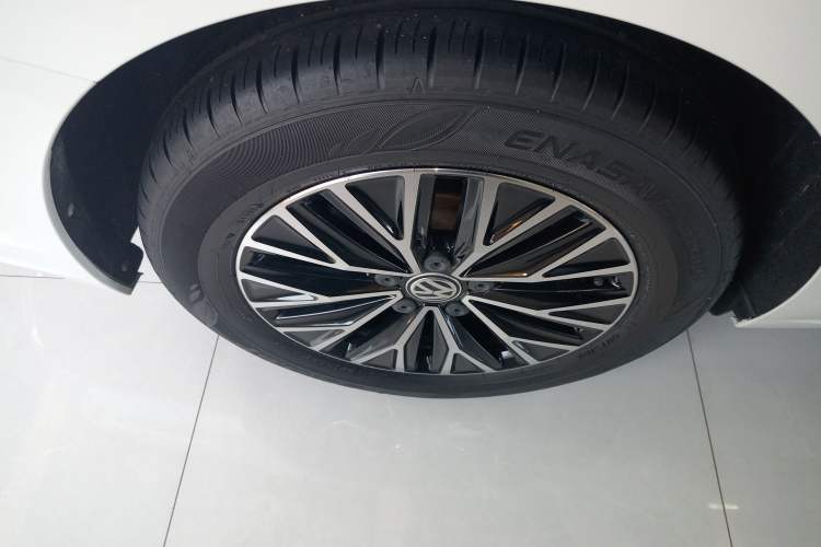 Used Volkswagen Sagitar 2020 280TSI DSG Comfort Version China VI Standard Right Rear Wheel Hub