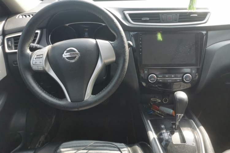 Used Nissan X-Trail 2015 2.0L CVT Comfort MAX Edition 2WD