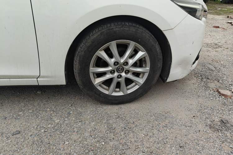 Used Mazda 3 Axela 2017 Sedan 1.5L Automatic Luxury Model Emission Standard China V
