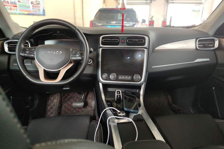 Used Lynk & Co 01 2018 2.0T Two-Wheel-Drive + Version Center Console