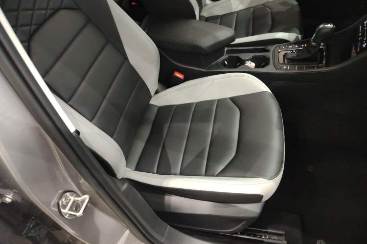 Used Volkswagen Bora 2024 300TSI DSG Prestige Edition Right Front Seat