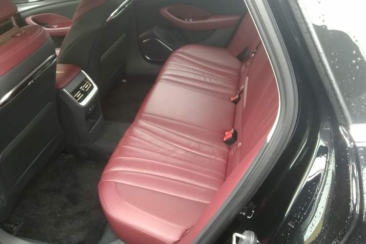 Used Hongqi H5 2024 2.0T Automatic Smart Connect Flagship Edition Left Rear Seat