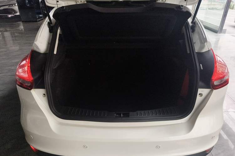 Used Ford Focus 2015 Hatchback 1.6L Automatic Fashion Edition