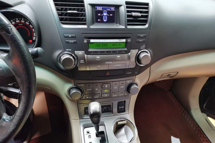 Used Toyota Highlander 2012 2.7L Two-Wheel Drive 7-Seater Luxury Edition Audio And AC Panel